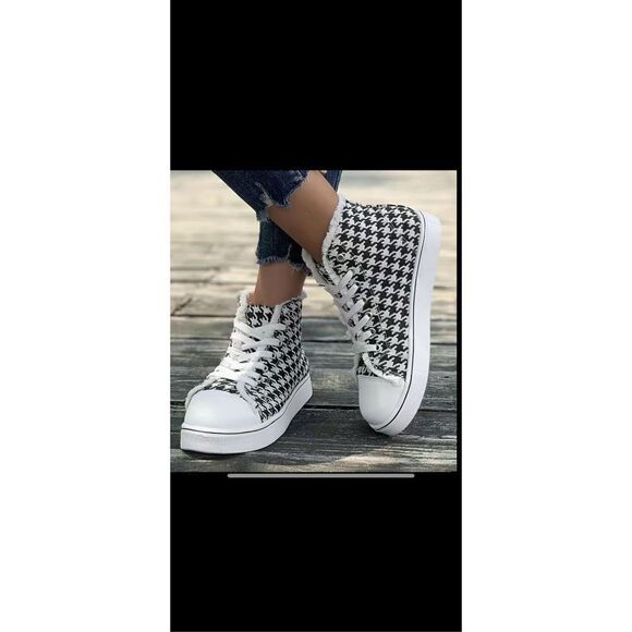 No Brand Shoes - Hounds tooth, canvas, high top raw trim, round toe sneakers, size 8 1/2